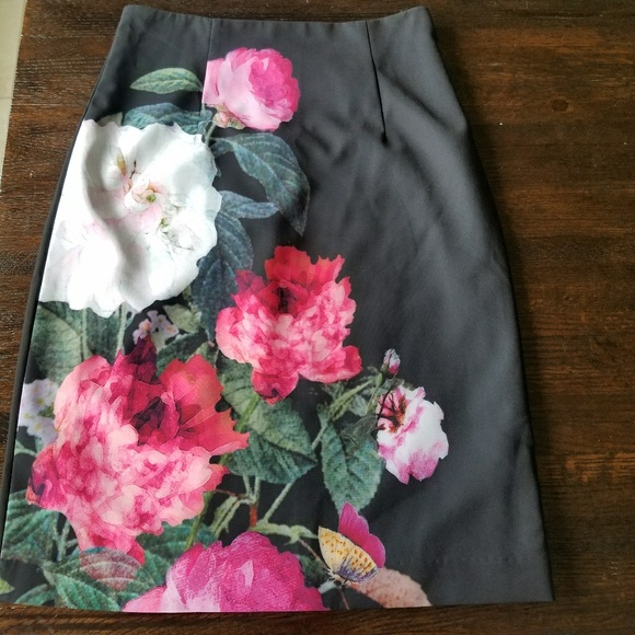 Ellen Tracy Dresses & Skirts - Ellen Tracy skirt